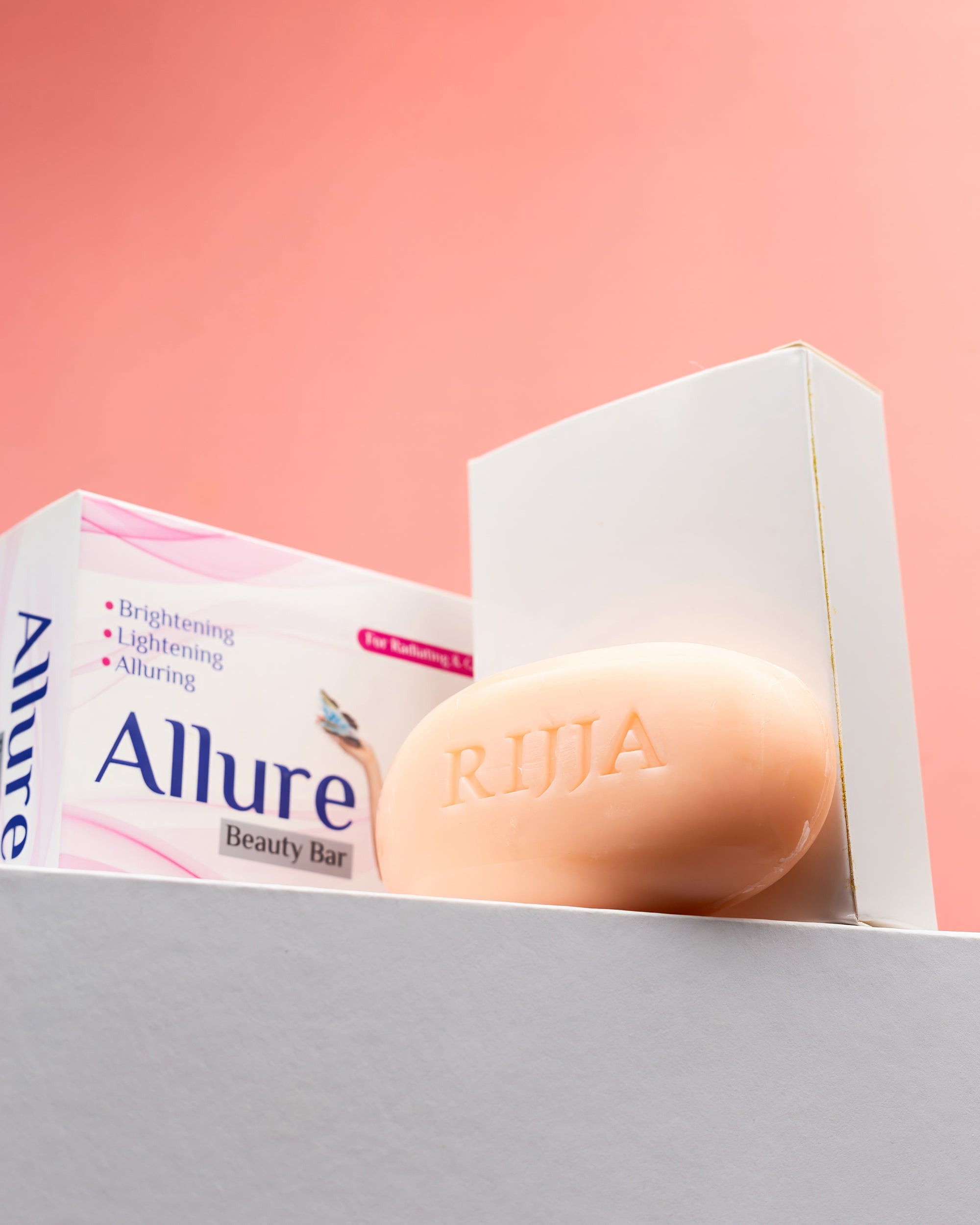 Allure Brightening Bar